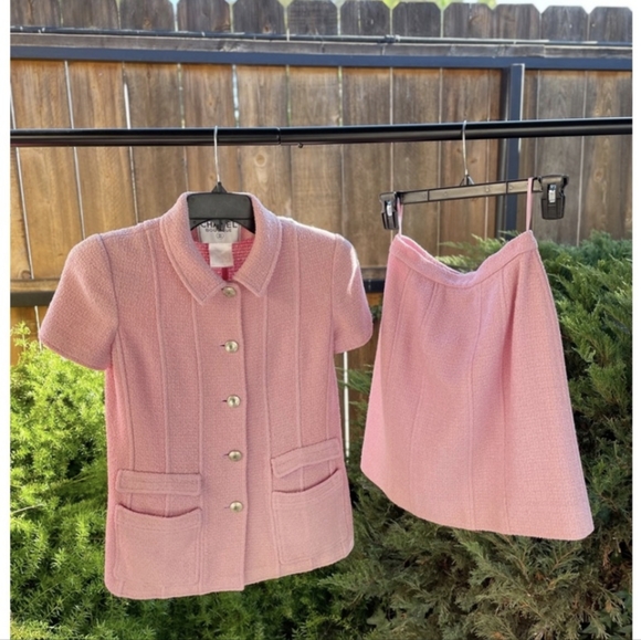 Vintage Chanel Suit - Picture 15 of 15